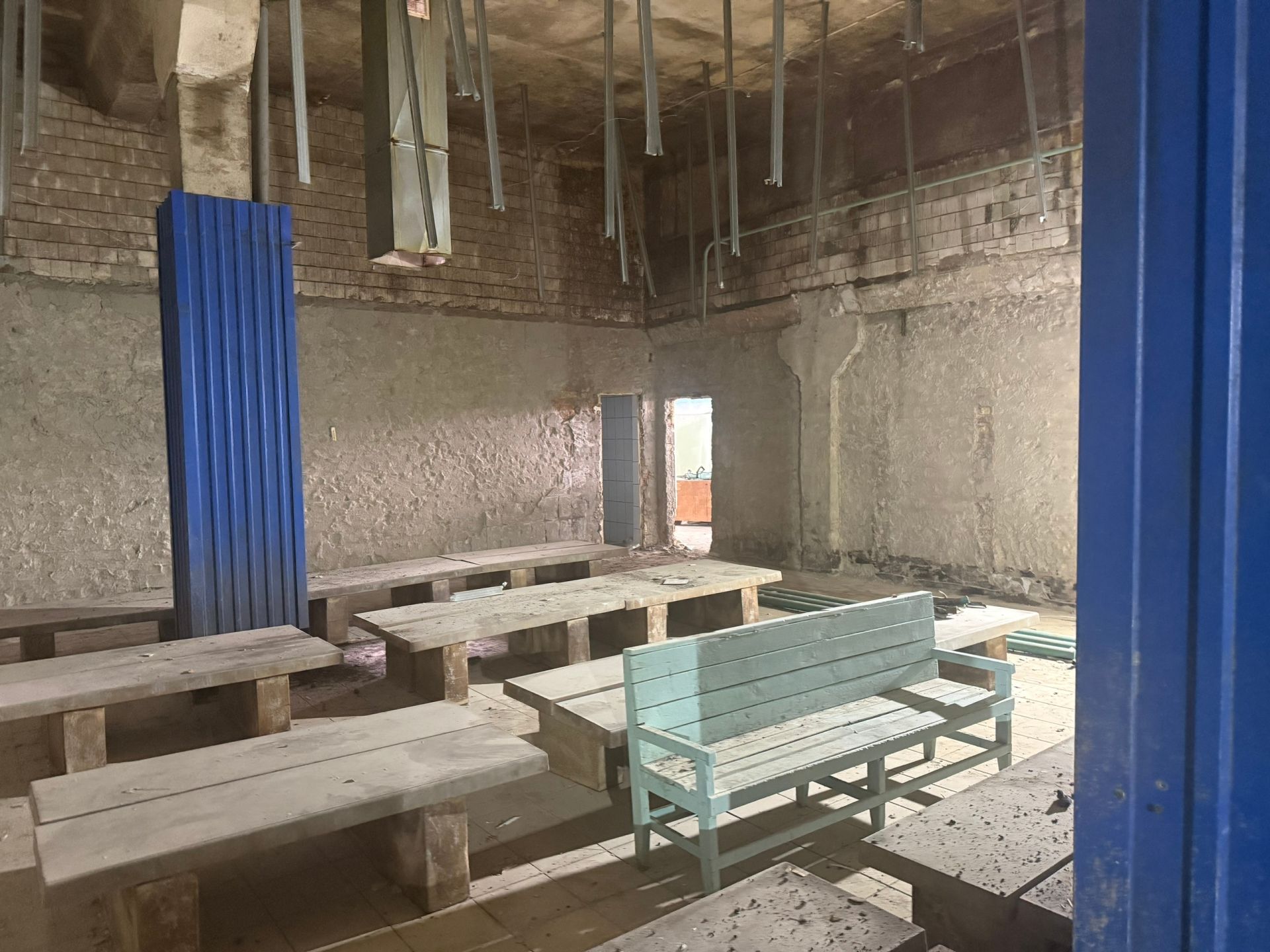 Фото: как в Челнах ремонтируют баню в поселке ГЭС