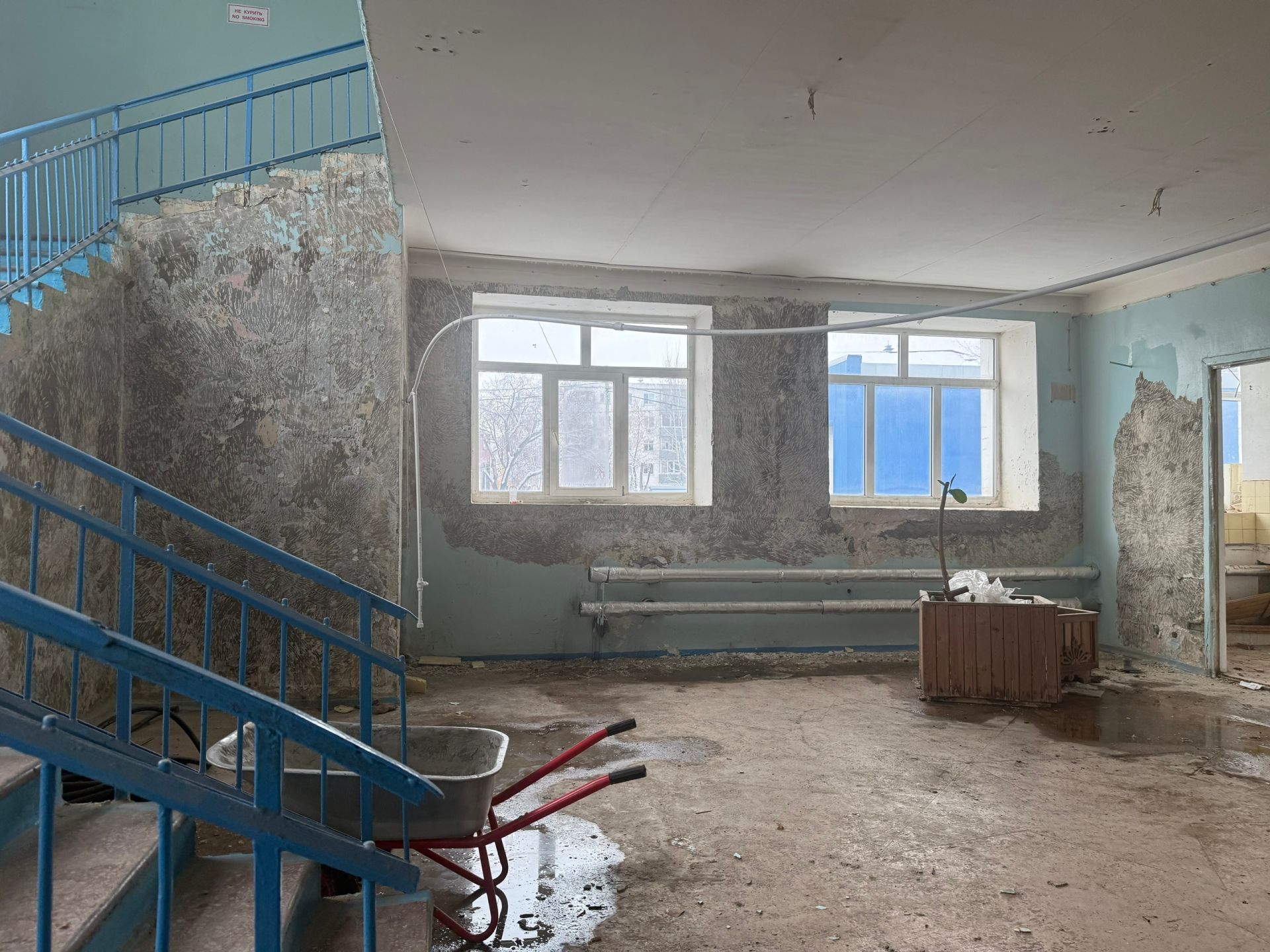 Фото: как в Челнах ремонтируют баню в поселке ГЭС