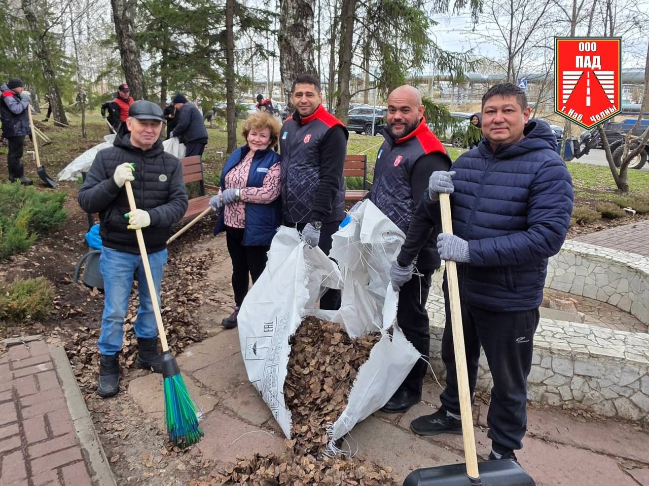 В Набережных Челнах на субботник вышли почти 3 тысячи человек