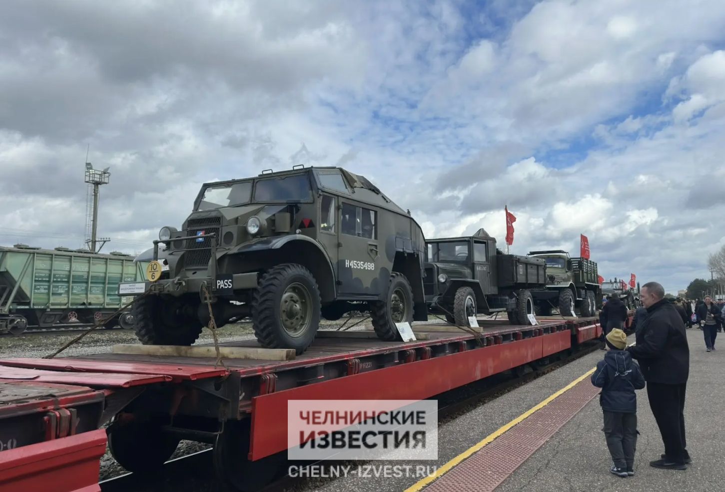 Фото: в Набережные Челны прибыл «Паровоз Победы»