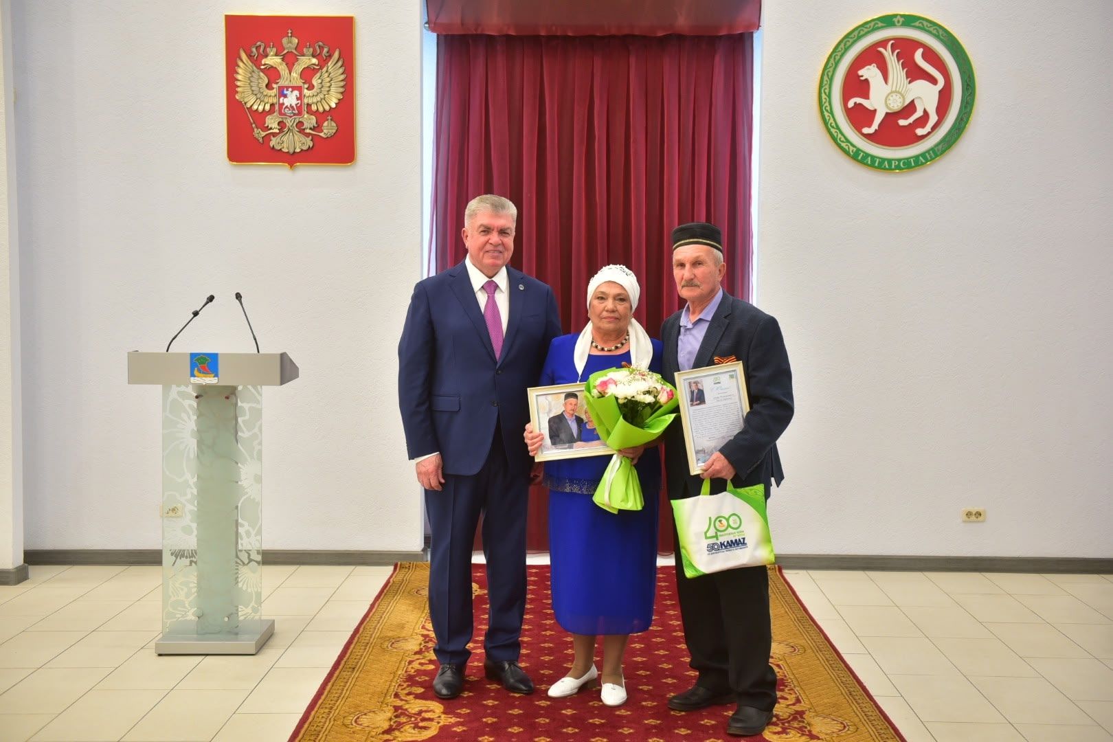 Фото: 15 пар отметили золотую свадьбу во Дворце торжеств Челнов