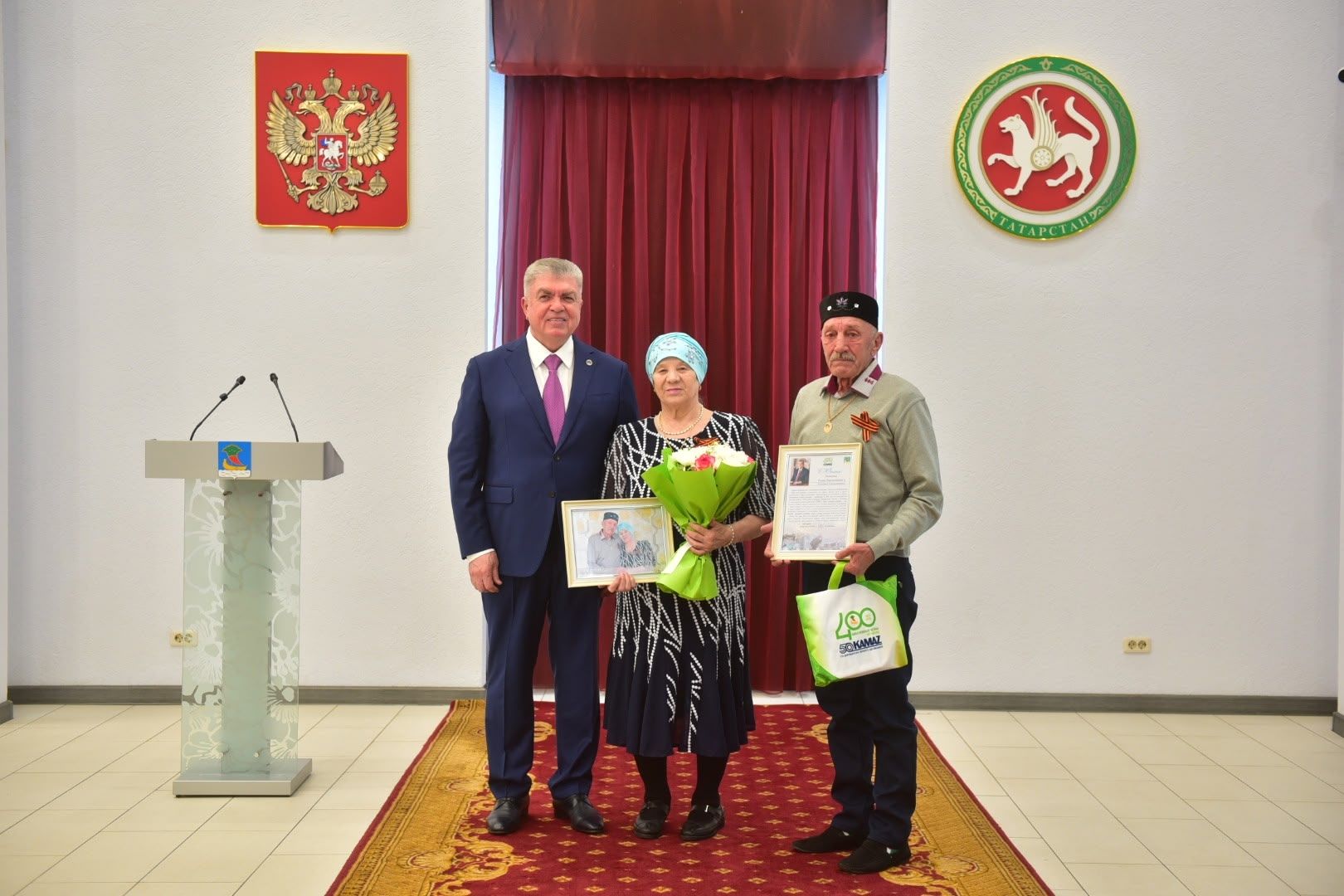 Фото: 15 пар отметили золотую свадьбу во Дворце торжеств Челнов