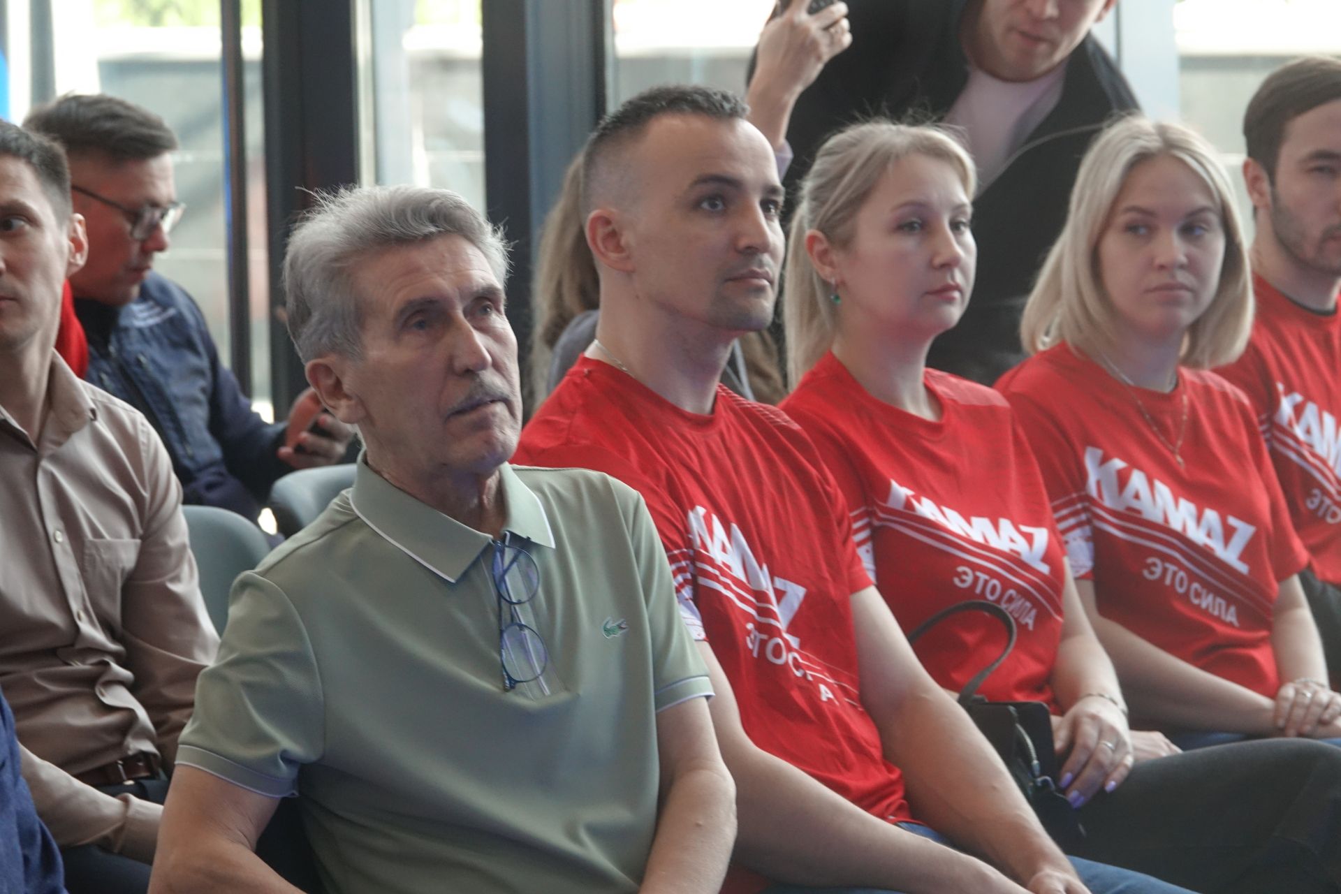 На выставке в Челнах показали уникальные фото работников КАМАЗа