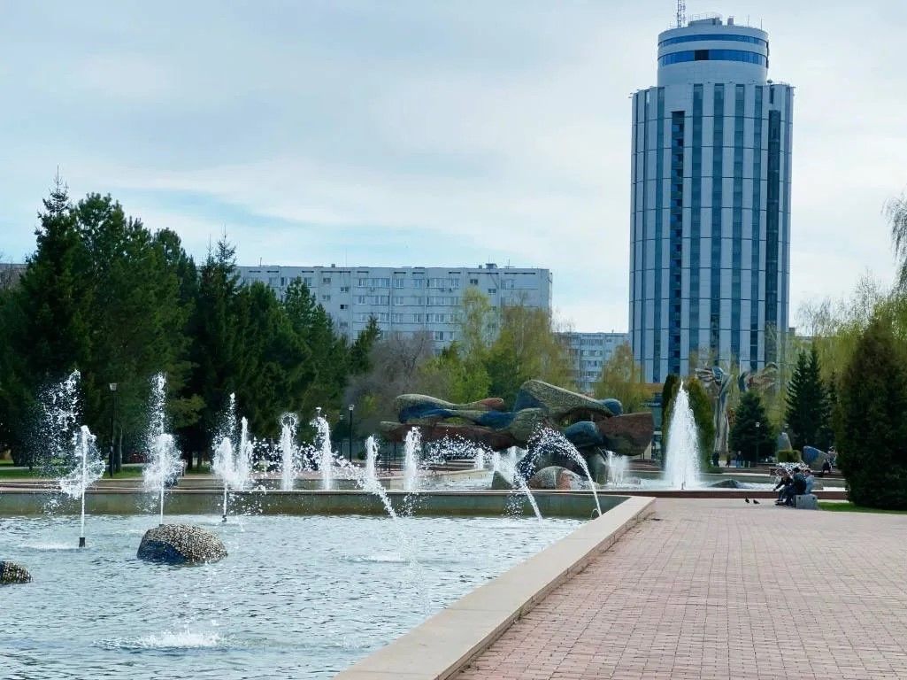 В Набережных Челнах запустили фонтаны на трёх локациях