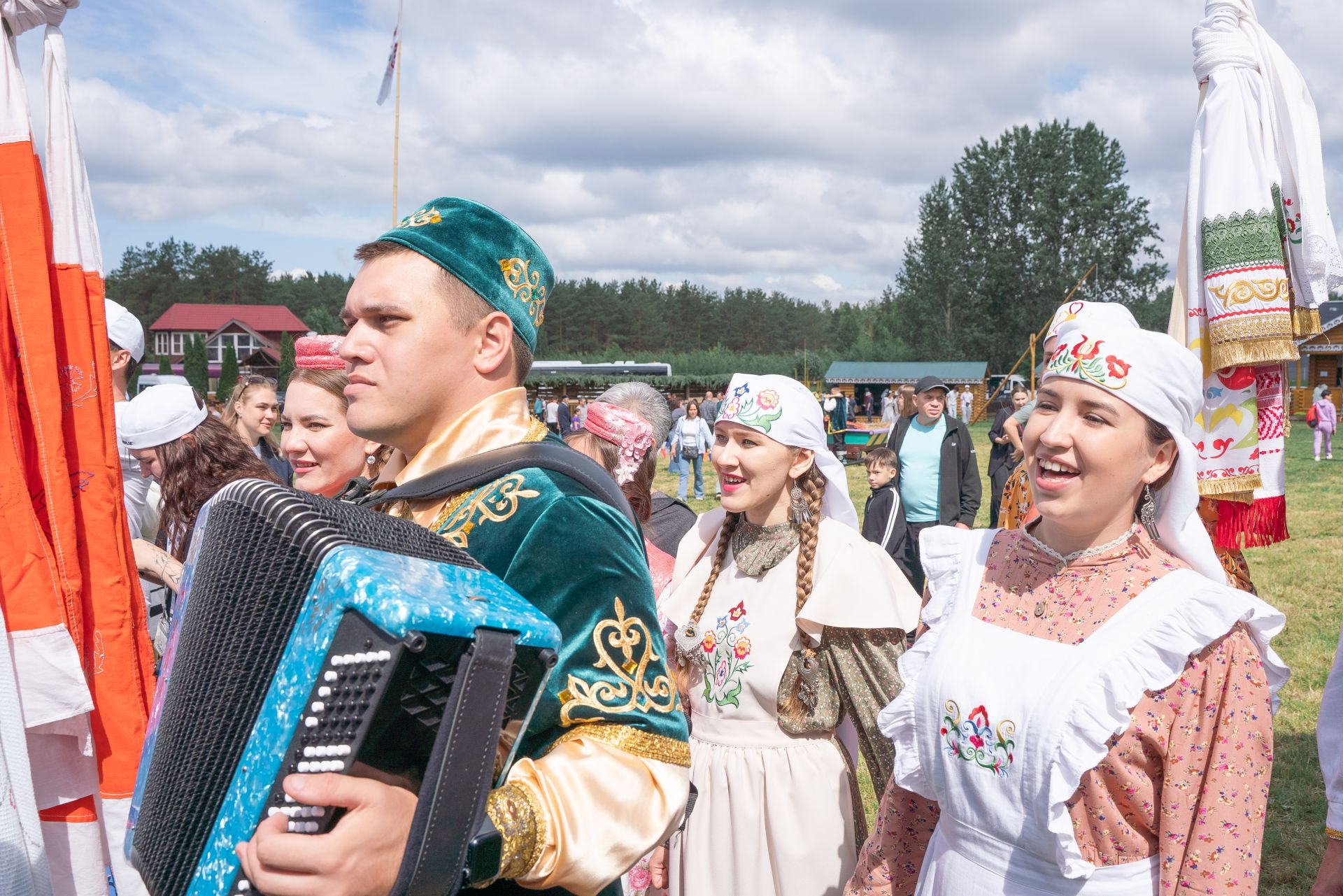 Сказки Тукая, советский автопарк и сломанная гиря: Сабантуй-2026 в Челнах