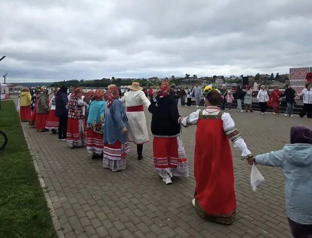 Без огня, но с традициями: как в Челнах отметили Ивана Купалу