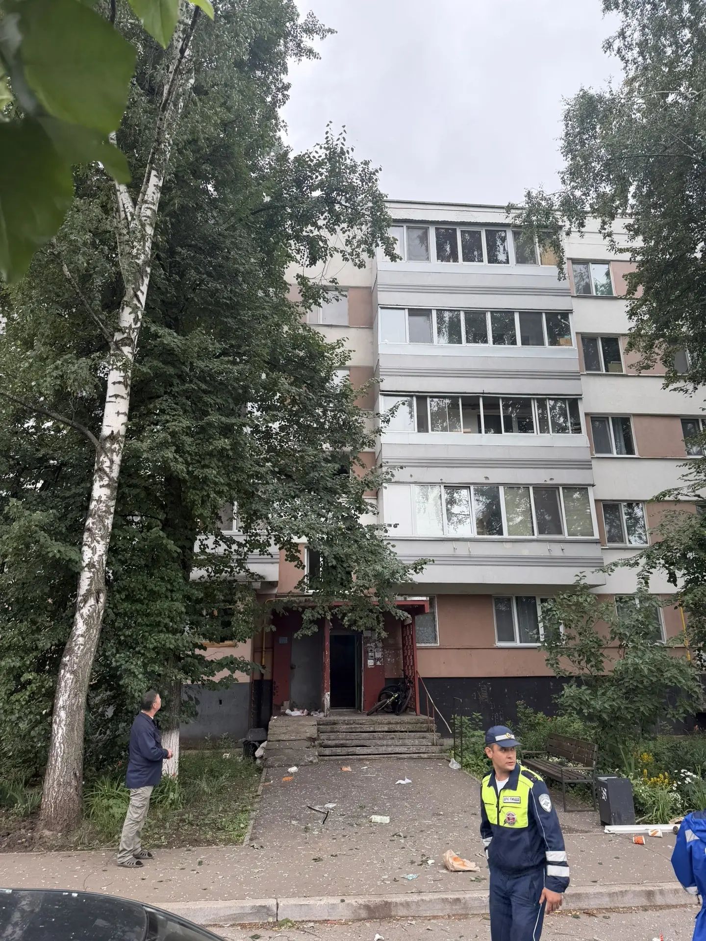 Появились первые фото с места ЧП в 11 комплексе, где произошел хлопок