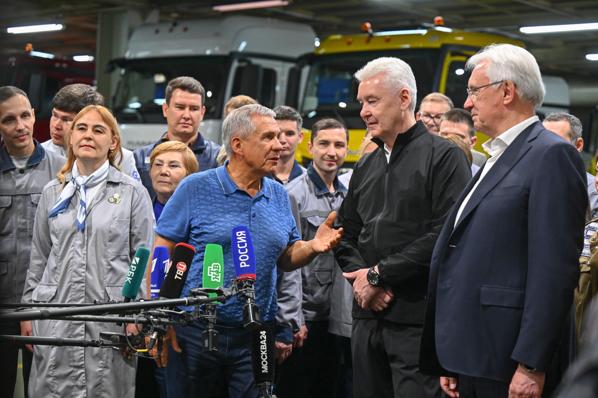 Сергей Собянин на КАМАЗе: «Спасибо за то, что мы вместе спасли завод «Москвич»»