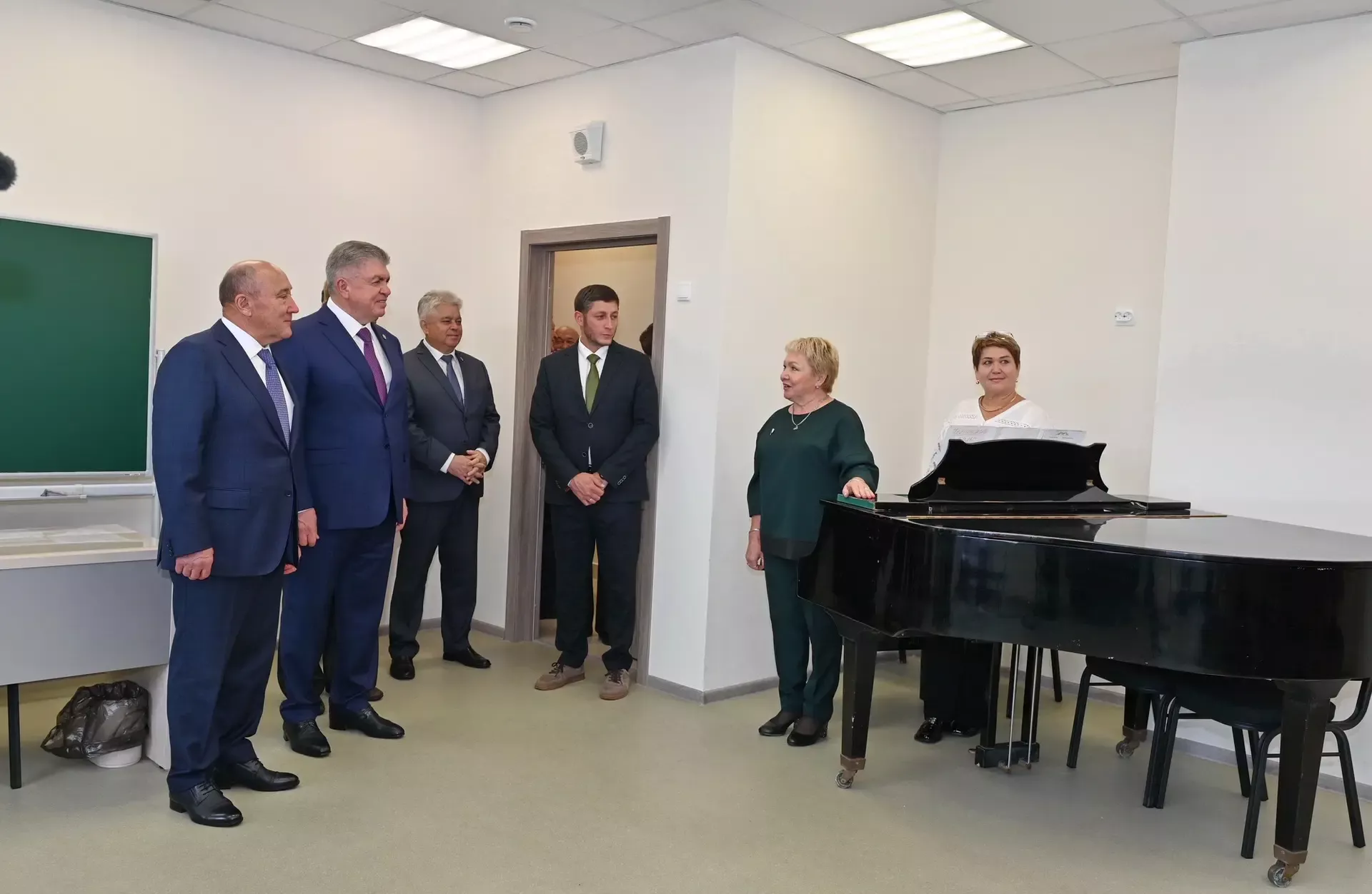 Спикер Госсовета Татарстана оценил обновленный детсад и музыкальную школу в Челнах