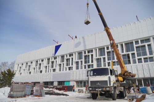 «По сути это реконструкция»: мэр Челнов оценил ход ремонта «Олимпийского»