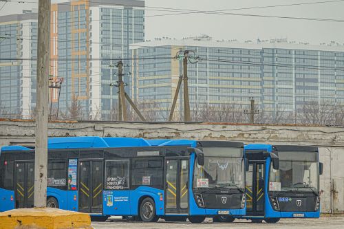 «Горкоммунхоз» показал закулисье: автомойку, ремонтный цех, стройку новых боксов