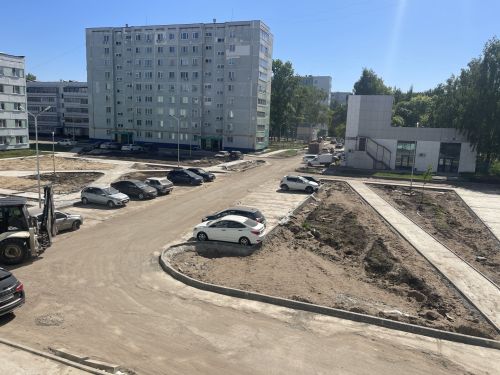 «Просим убрать газоны-уголки во дворе»