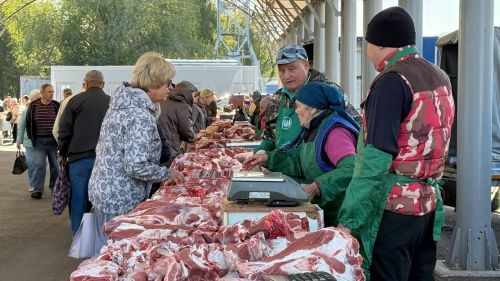В Челнах стартовал сезон ярмарок: обзор цен на мясо, овощи и мед