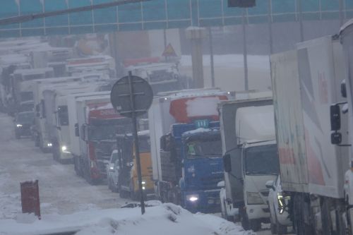 «Коллапс везде: Москва, Казань, Челны»: как водители и ГАИ стали заложниками снега