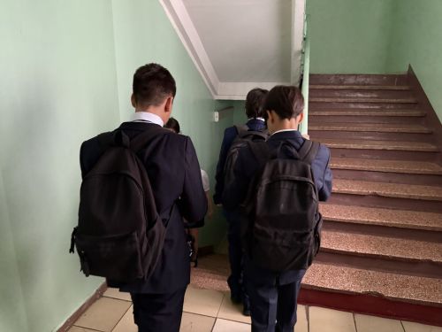 В школах Челнов ввели оценки за поведение: плюс за галстук, минус за грубость