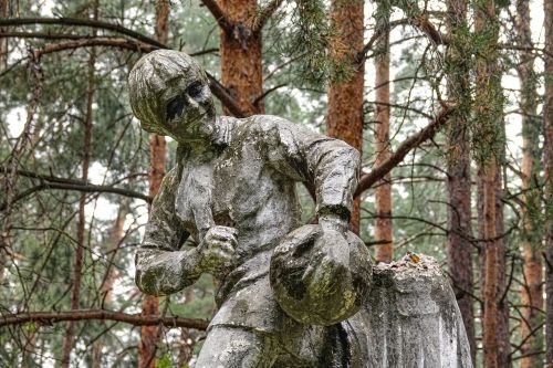 Скульптуры из «Золотой горки»: наследие СССР ждет прописки в Челнах