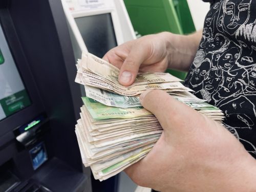 «Положена медаль»: мошенники выманили у матерей и вдов бойцов СВО 20 млн рублей