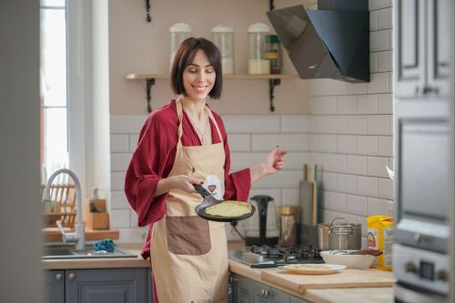 «Сахар - враг румяности»: секреты аппетитных блинов от челнинского повара