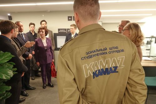 От стройотрядов к конвейеру: как студентов привлекают на «КАМАЗ»