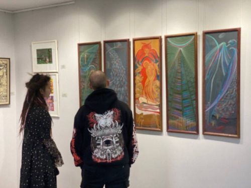 «В соавторстве с Богом»: в Челнах состоялось открытие выставки «Художник года»