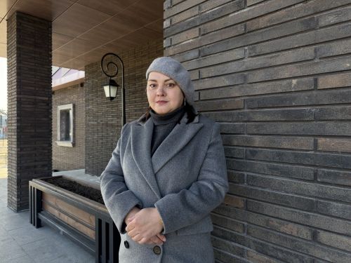 Специалист по лжи: «Телефон экраном вниз говорит о контроле»