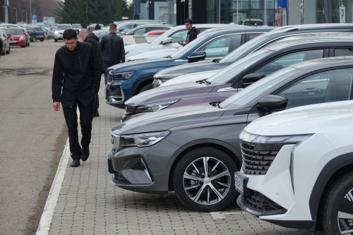 Средний возраст машин стремится к 20 годам: какие авто покупают челнинцы