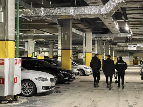 Много свободного асфальта: почему в Челнах не продаются паркинги