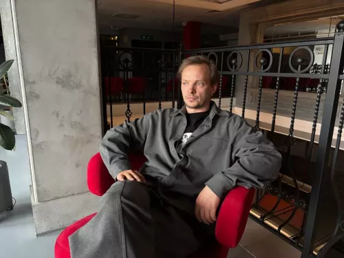 «Мы начали диалог»: питерский режиссер о сотрудничестве с «Мастеровыми» в Челнах