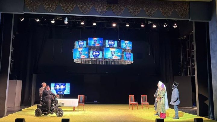 Искусственный интеллект в театре: в Челнах поставили неодраму