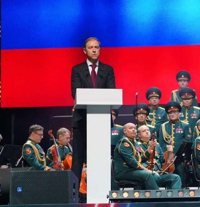 Денис Мантуров передал камазовцам слова благодарности от Владимира Путина