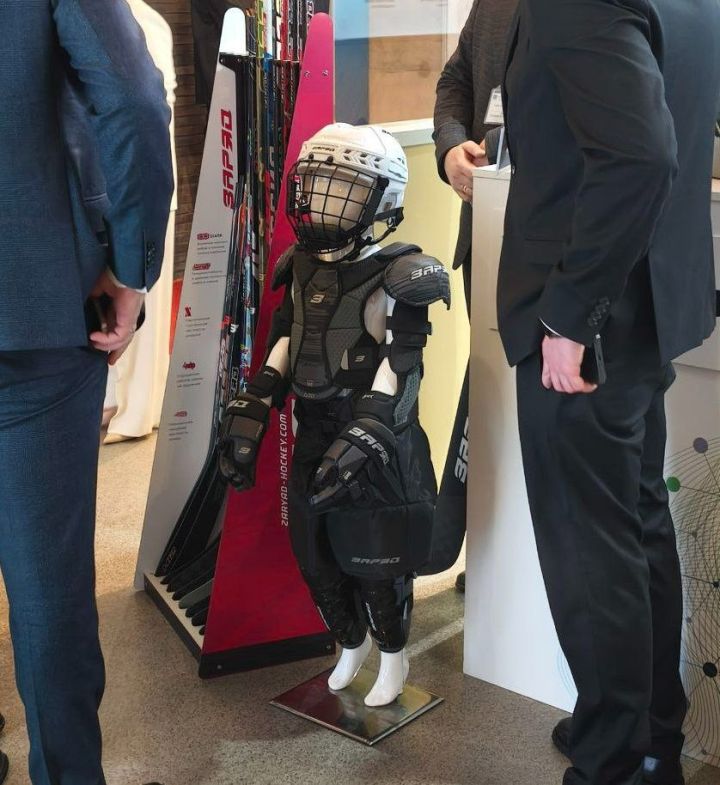 В Набережных Челнах наладили выпуск современной экипировки для юных хоккеистов