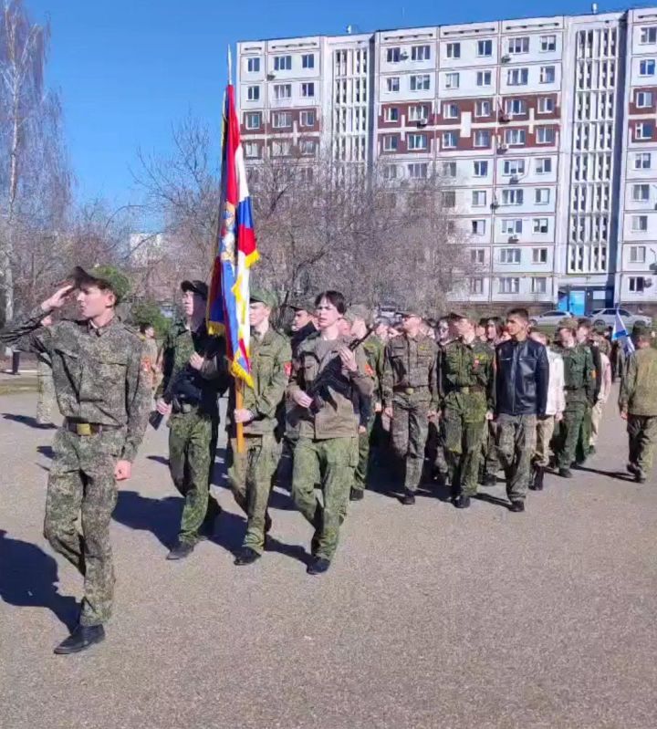 В Челнах прошла первая репетиция парада Победы