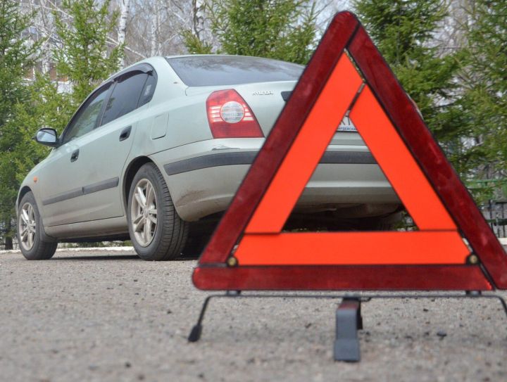 Самокатчик попал в ДТП с автомобилем в Челнах