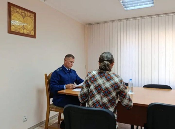 Прокурор Челнов выслушал жалобы на врачей прямо в больнице