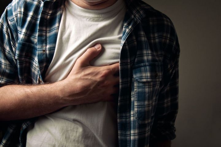 Боль в груди: безобидные и опасные для жизни причины