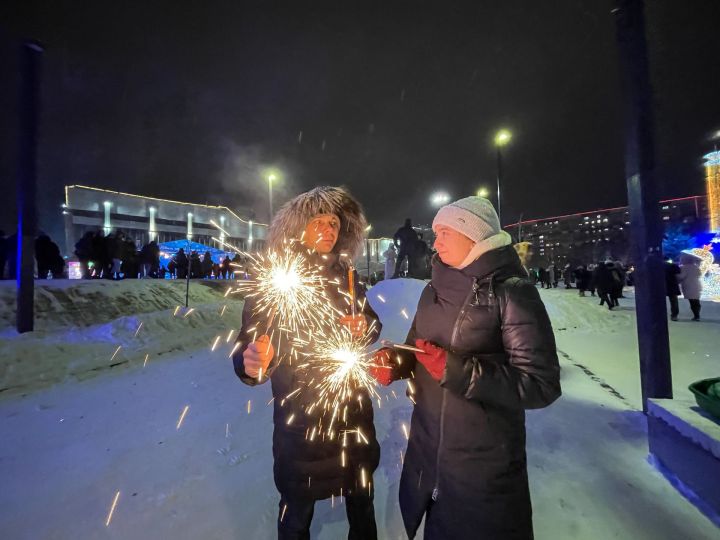 Планировать заранее новогодние корпоративы челнинцы не спешат