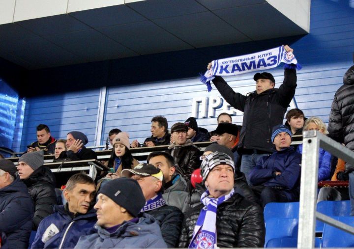 Однажды наладчик, бизнесмен и инженер  пришли на стадион: истории болельщиков ФК «КАМАЗ»