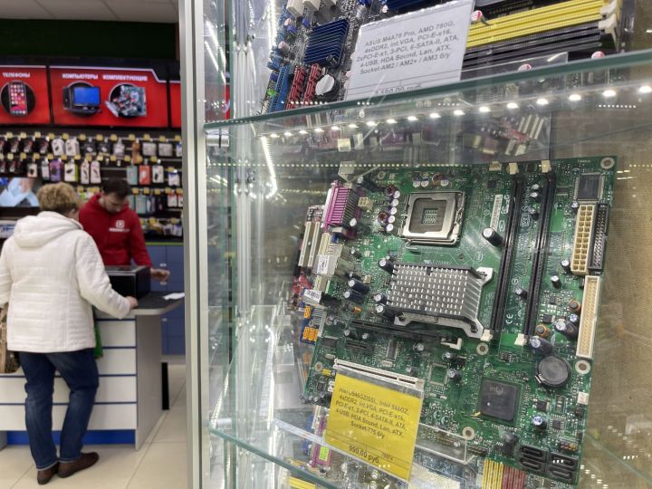 Компьютерные магазины Челнов ожидает пиратское будущее