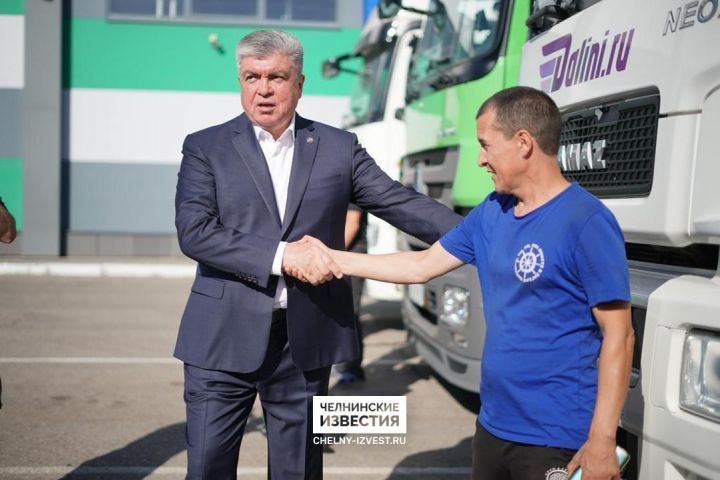 Из Набережных Челнов отправили восемь грузовиков с шефской помощью на Донбасс
