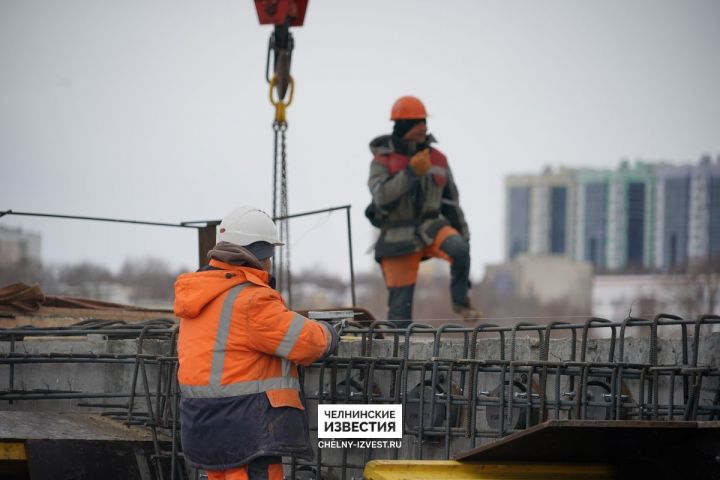 На производствах нужны не умные, а умелые: но школах больше нет уроков "труд"