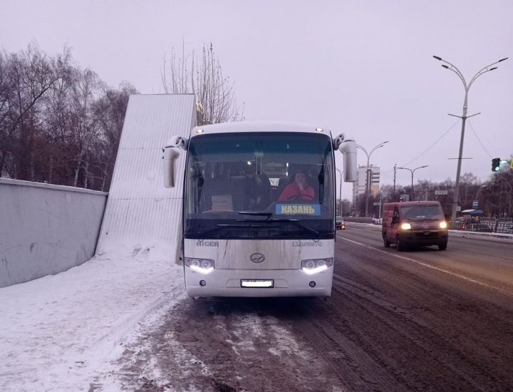 На одной из остановок в Челнах установят камеры для наблюдения за «бомбилами»