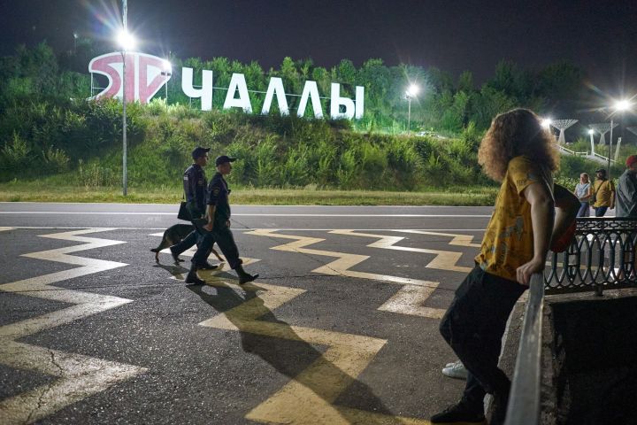 Полиция Челнов выявила 18 подростков поздно ночью без родителей Полиция Челнов выявила 18 подростков поздно ночью без родителей