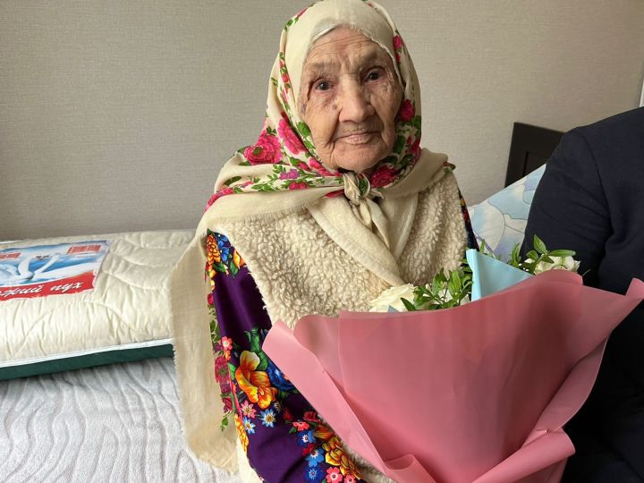 В Набережных Челнах самой старшей жительнице 106 лет