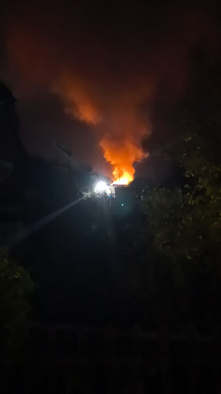 Возле Челнов ночной пожар уничтожил дачный дом