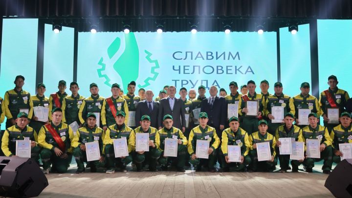 Представитель Сармановского района стал лучшим молодым комбайнером Татарстана Представитель Сармановского района стал лучшим молодым комбайнером Татарстана
