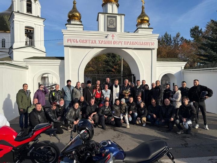 В храме Челнов молитвой помянули усопших байкеров