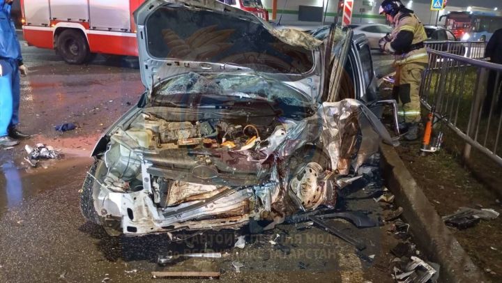 В Челнах в жестком ДТП погиб 29-летний водитель легковушки