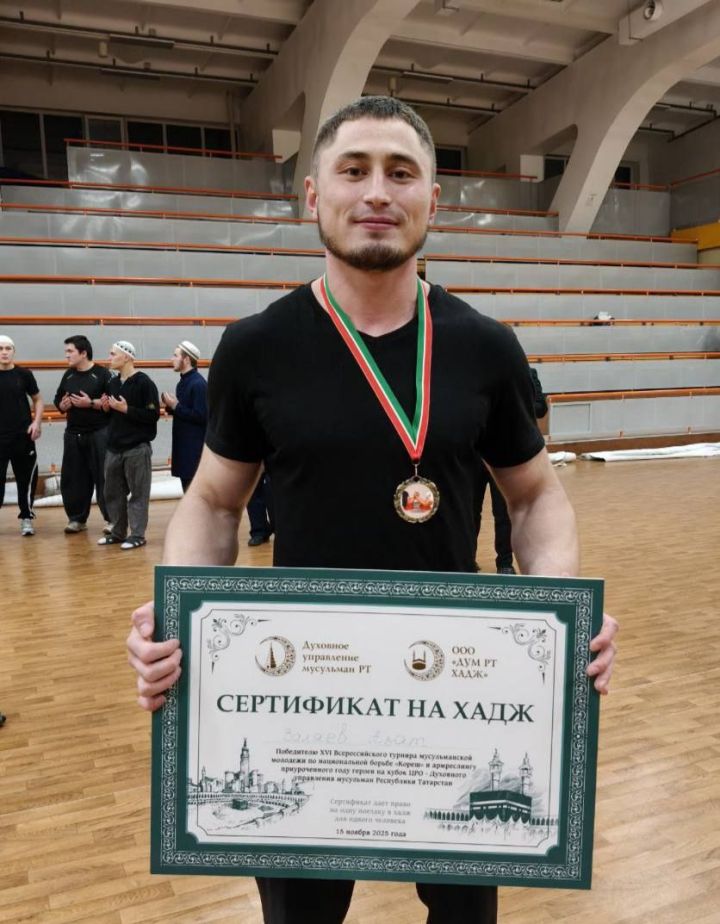 Заработал хадж руками: в Челнах армрестлер выиграл путевку на турнире