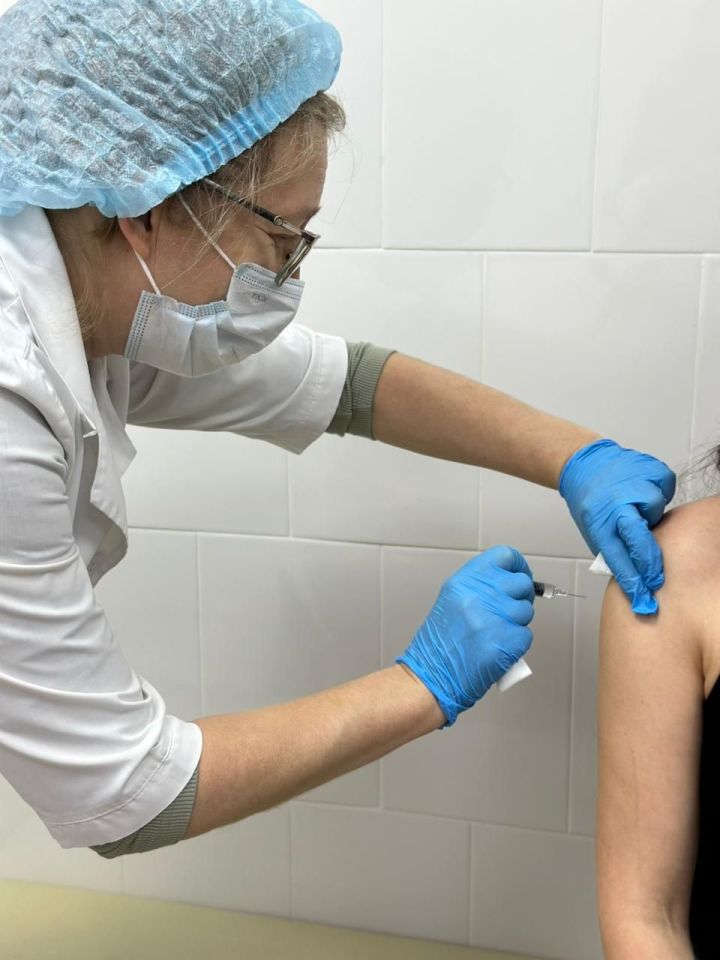 Прививка и шопинг: в «Омеге» продолжает работать пункт вакцинации