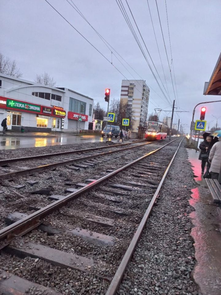 В Челнах трамваи возобновили движение после ремонта путей